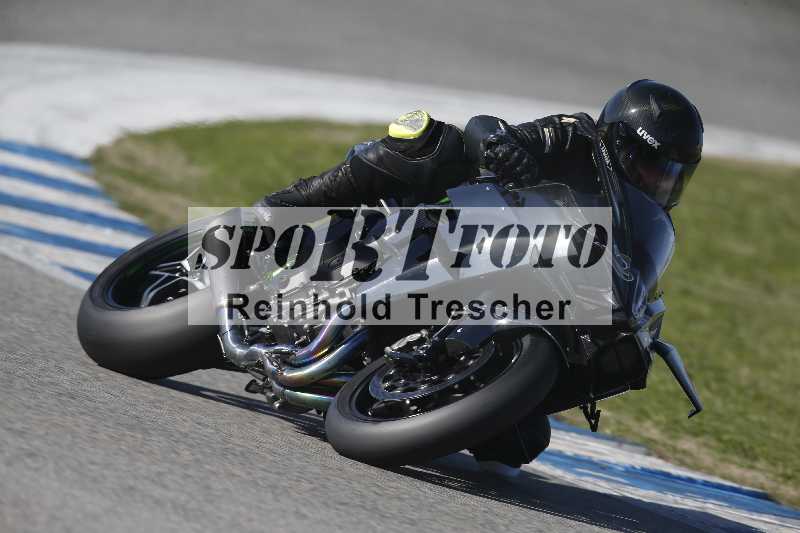 /Archiv-2024/02 29.01.-02.02.2024 Moto Center Thun Jerez/Gruppe schwarz-black/24